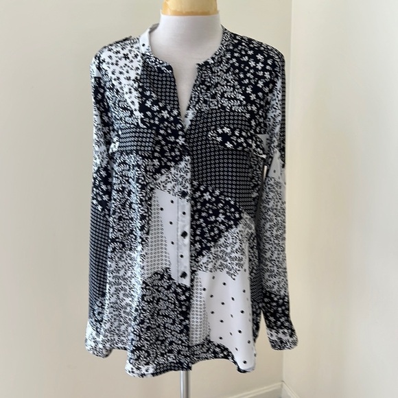 Calvin Klein large white/black printed front button top. - Picture 1 of 8